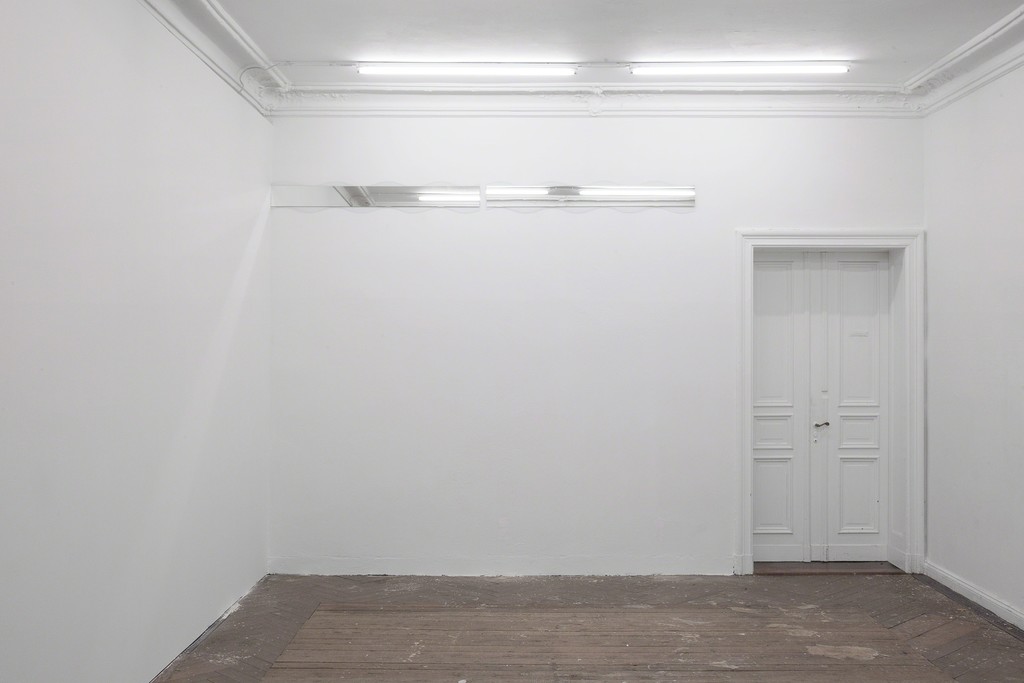 Exhibition view, Breaking the Waves and Drawing a Line, 2015
Photo: Otto Felber, Berlin
Courtesy the artist and EIGEN + ART Lab Exhibition view, Breaking the Waves and Drawing a Line, 2015
Photo: Otto Felber, Berlin
Courtesy the artist and EIGEN + ART Lab