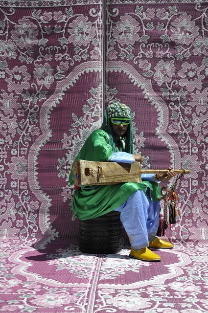 Hassan Hajjaj, ‘Maalem Simo Lagnawi’, 2010, Photography, Metallic Lambda print on 3mm Dibond, Newark Museum
