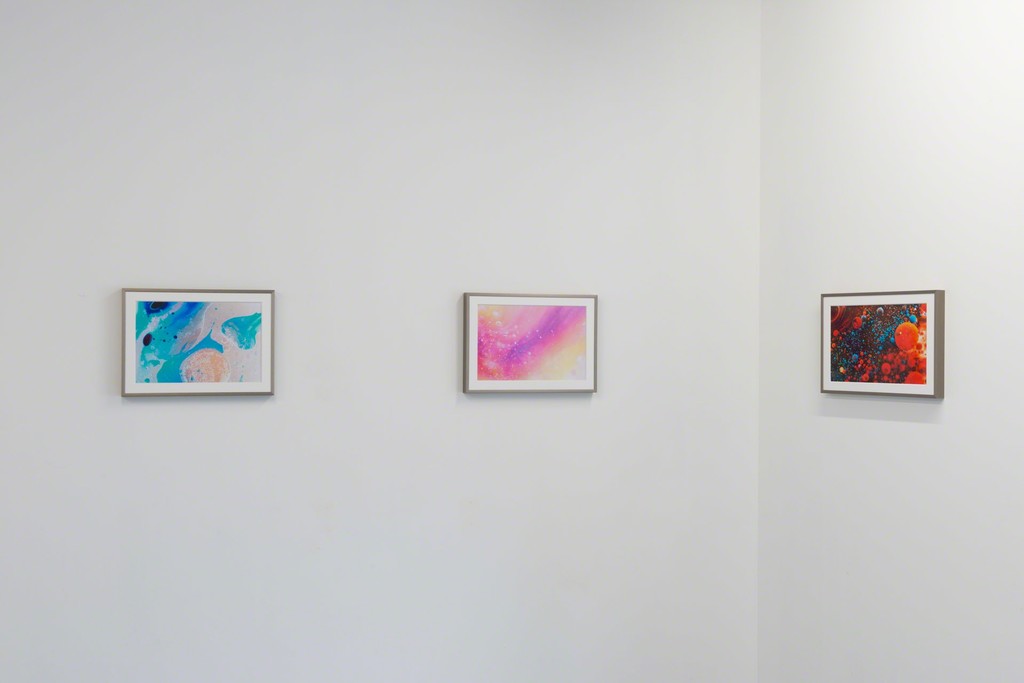 Fujisaki Ryoichi "colored oil" series, 2015, photo: Ken Kato Fujisaki Ryoichi "colored oil" series, 2015, photo: Ken Kato