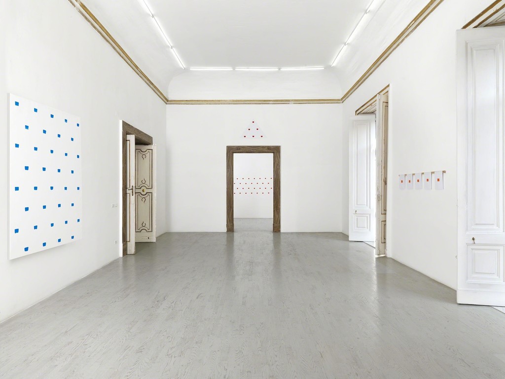 Niele Toroni - partial view of the exhibition - March 2015 - Galleria Alfonso Artiaco, Napoli Niele Toroni - partial view of the exhibition - March 2015 - Galleria Alfonso Artiaco, Napoli