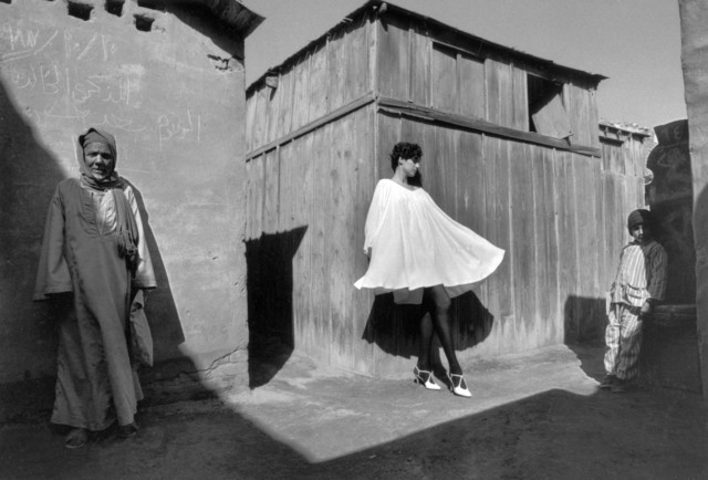 Ferdinando Scianna, ‘EGYPT. Cairo. Fashion photograph with the model Gisele ZELAHUI.’, 1989, Magnum Photos