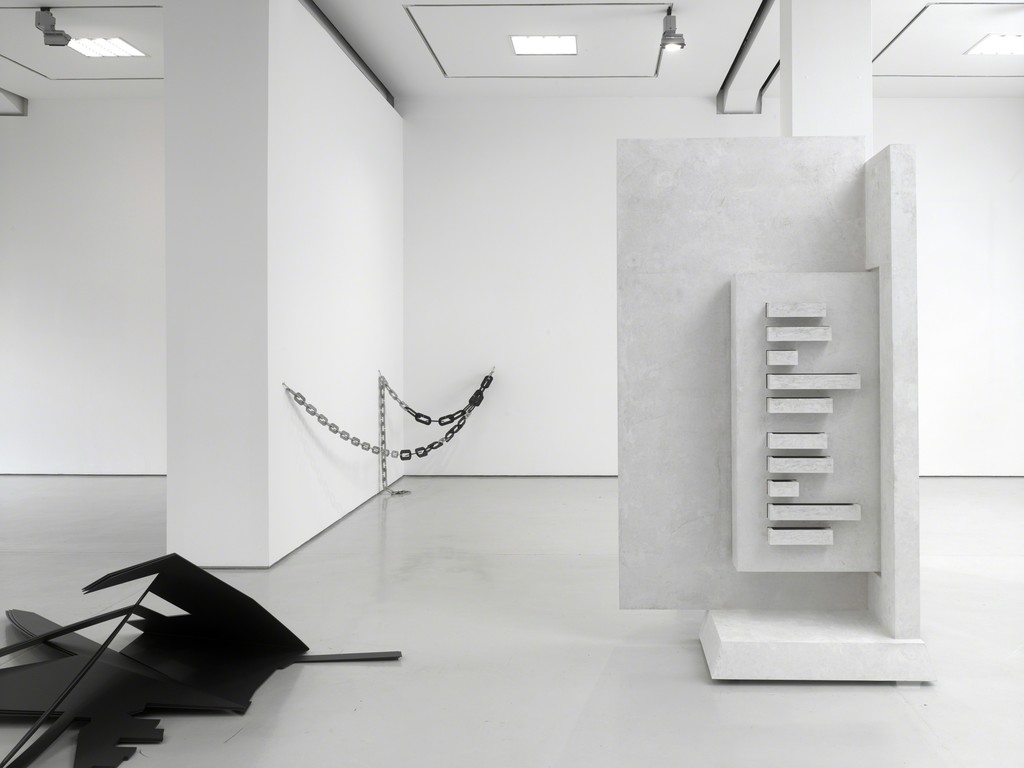 Installation view, "Broken Spaces," KAI 10 | Arthena Foundation 2015 Harald Klingelhöller. Foto: Achim Kukulies, Düsseldorf
Installation view, "Broken Spaces," KAI 10 | Arthena Foundation 2015 Harald Klingelhöller. Foto: Achim Kukulies, Düsseldorf