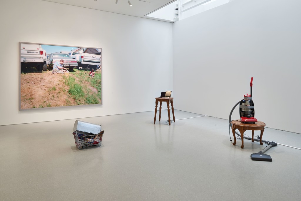 Installation view. Artwork, left to right: © Jeff Wall, © Cady Noland, © Josh Kline. Photo: Glen Cheriton. Courtesy Gagosian. Installation view. Artwork, left to right: © Jeff Wall, © Cady Noland, © Josh Kline. Photo: Glen Cheriton. Courtesy Gagosian.