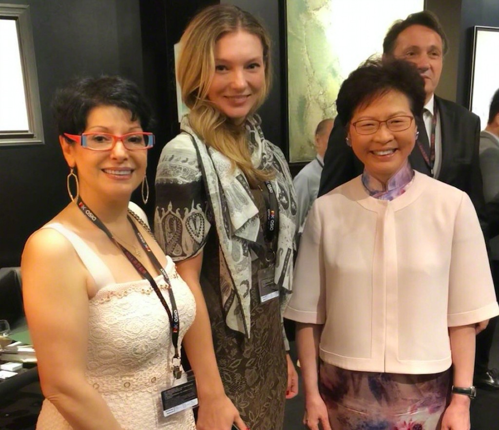 Liubov Belousova, Didier Marien, Gina Ardani and Mrs.Carrie Lam Chief Executive of Hong Kong at BOCCARA booth, Fine Art Asia Hong Kong Liubov Belousova, Didier Marien, Gina Ardani and Mrs.Carrie Lam Chief Executive of Hong Kong at BOCCARA booth, Fine Art Asia Hong Kong