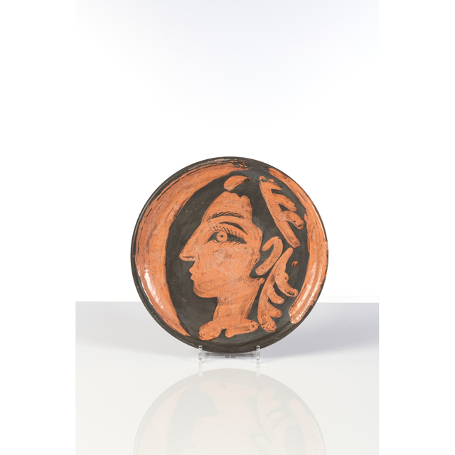 Pablo Picasso, ‘Profil de Jacqueline - (Ramié 457)’, 1962, Design/Decorative Art, Plate in red earthenware, partially glazed and engraved by knife, PIASA