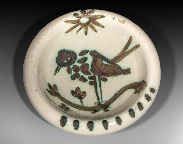 Pablo Picasso, ‘Oiseau sous le soleil’, 1952, Sculpture, Earth of white faience, decoration with oxidized paraffin., BAILLY GALLERY