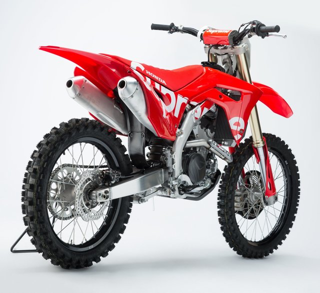 supreme dirt bike