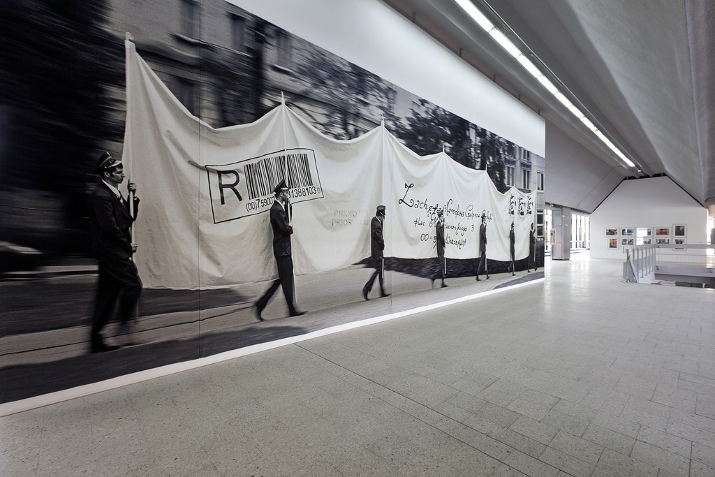 Goshka Macuga, „Letter”, 2011, photo by Bartosz Stawiarski Goshka Macuga, „Letter”, 2011, photo by Bartosz Stawiarski