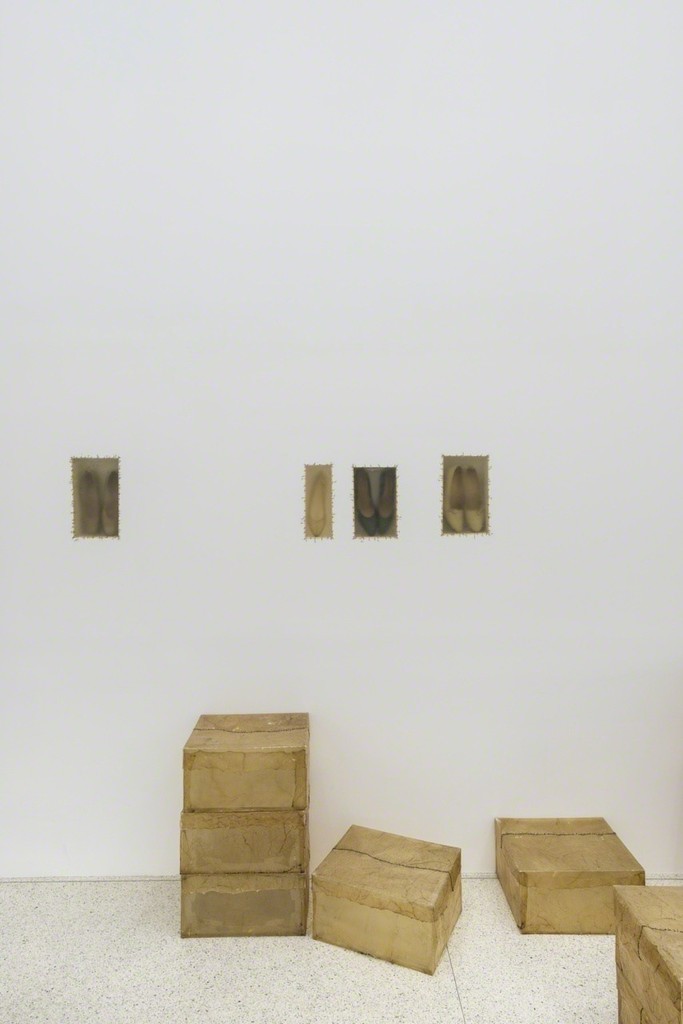 Installation view: Doris Salcedo, Solomon R. Guggenheim Museum, New York, June 26–October 12, 2015 Photo: David Heald © Solomon R. Guggenheim Foundation Installation view: Doris Salcedo, Solomon R. Guggenheim Museum, New York, June 26–October 12, 2015 Photo: David Heald © Solomon R. Guggenheim Foundation