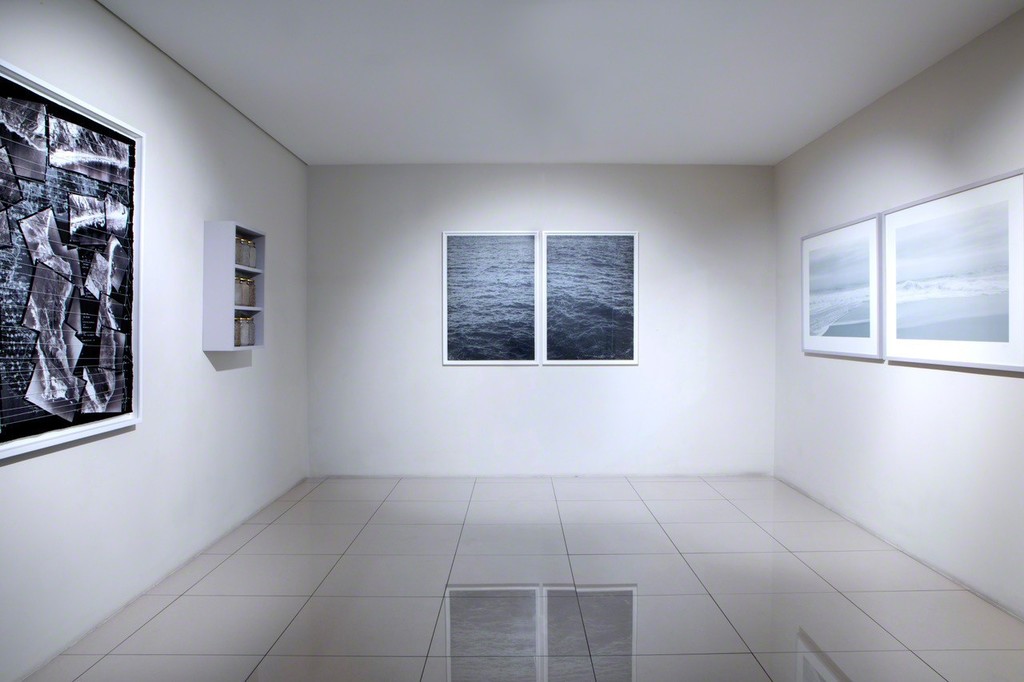 Stephen Inggs | Vanessa Cowling: Shoreline installation Stephen Inggs | Vanessa Cowling: Shoreline installation