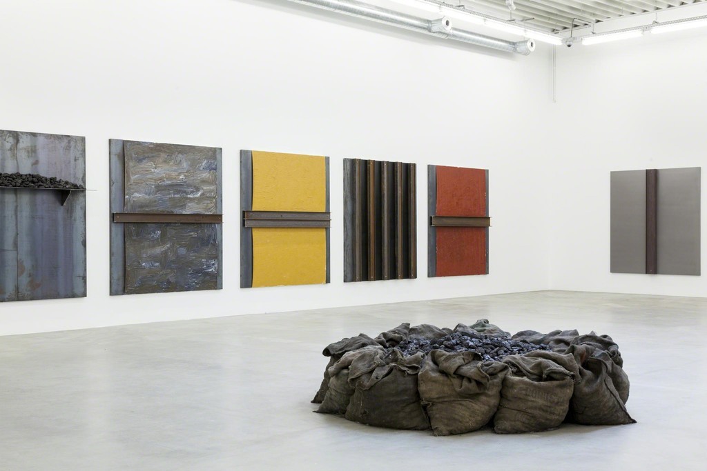 Jannis Kounellis at Almine Rech Gallery in Brussels
13.03 - 17.04.2014
Courtesy of the Artist and Almine Rech Gallery
© Photo - M.Baboussis
Jannis Kounellis at Almine Rech Gallery in Brussels
13.03 - 17.04.2014
Courtesy of the Artist and Almine Rech Gallery
© Photo - M.Baboussis
