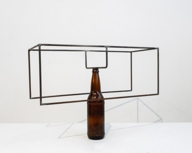 Raul Mourão, ‘Uma’, 2019, Sculpture, Carbon steel with synthetic resin and glass, Galeria Nara Roesler