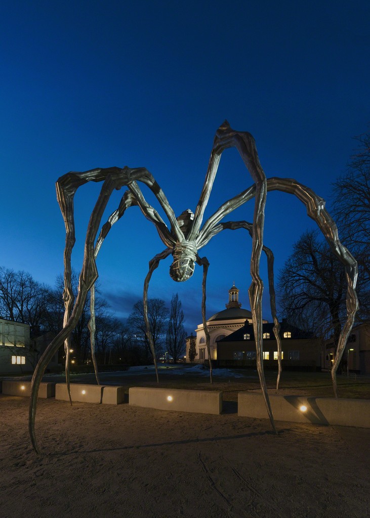 Louise Bourgeois. Installation view, Maman (1999) by the Moderna Museet's entrance, January 2015 © The Easton Foundation/BUS 2015. Photo: Åsa Lundén/Moderna Museet. Collection The Easton Foundation. Louise Bourgeois. Installation view, Maman (1999) by the Moderna Museet's entrance, January 2015 © The Easton Foundation/BUS 2015. Photo: Åsa Lundén/Moderna Museet. Collection The Easton Foundation.