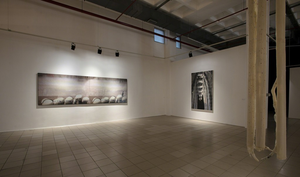 Left: Crescendo In The City, 2013, Justice Palace 2, 2014, Orthopädische Zustände 2, 2015 Left: Crescendo In The City, 2013, Justice Palace 2, 2014, Orthopädische Zustände 2, 2015