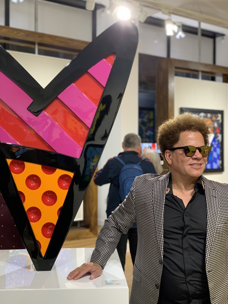 Romero Britto | A Collection of Vibrant Cartoon -Style Artworks ...