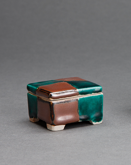 Shinsaku Hamada, ‘Incense container, kaki glaze with akae decoration’, Pucker Gallery