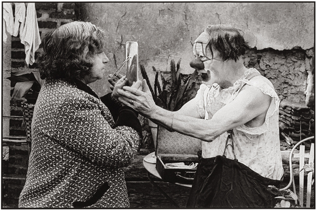 Frank Horvat, ‘Beaune, France, Alberto Fratellini with his partner’, 1959, Photography, Platinum print on Aquarell paper, °CLAIRbyKahn Galerie