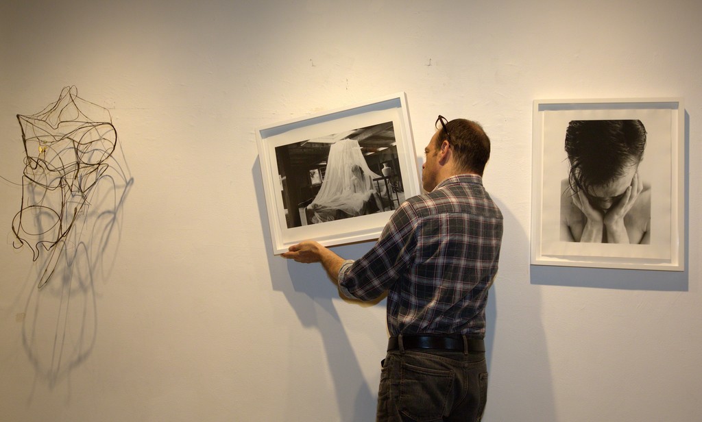 ERIC RHEIN installing the exhibition 360 MOONS ERIC RHEIN installing the exhibition 360 MOONS