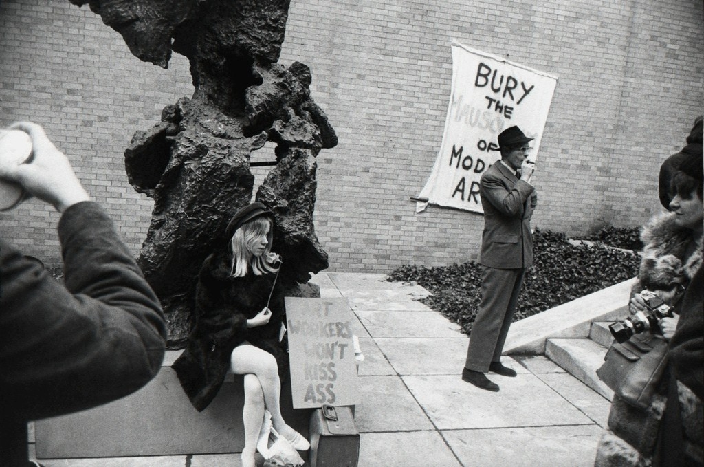 Garry Winogrand | New York City (ca. 1979) | Available for Sale | Artsy