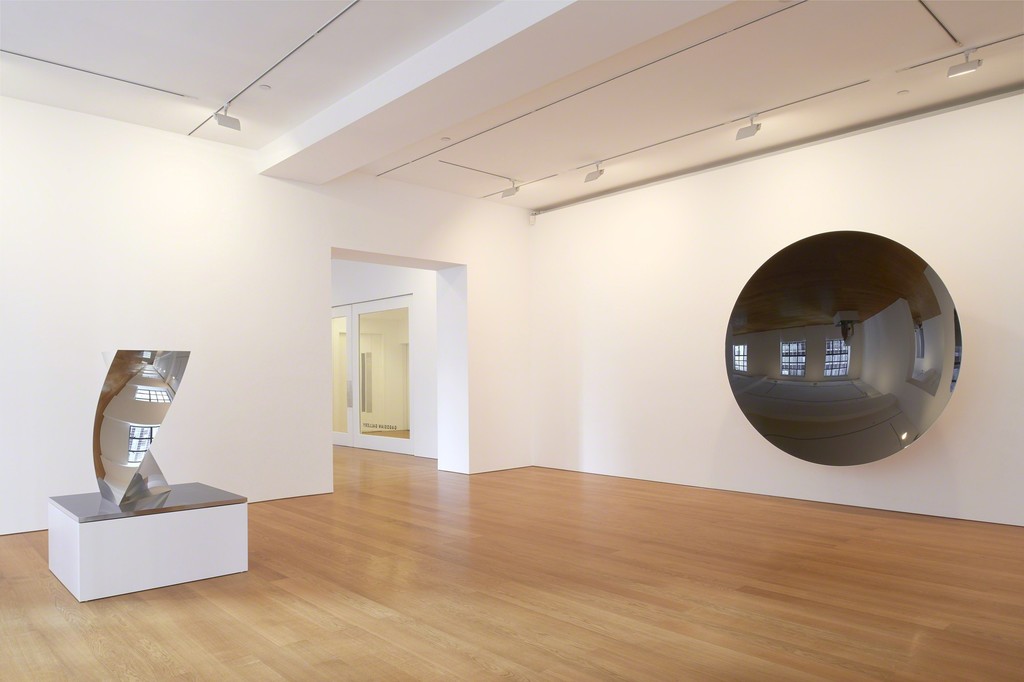 Installation view. "Anish Kapoor" at Gagosian Gallery Hong Kong. September 12 to November 5, 2016. Courtesy Gagosian Gallery. Artworks © Anish Kapoor. Installation view. "Anish Kapoor" at Gagosian Gallery Hong Kong. September 12 to November 5, 2016. Courtesy Gagosian Gallery. Artworks © Anish Kapoor.