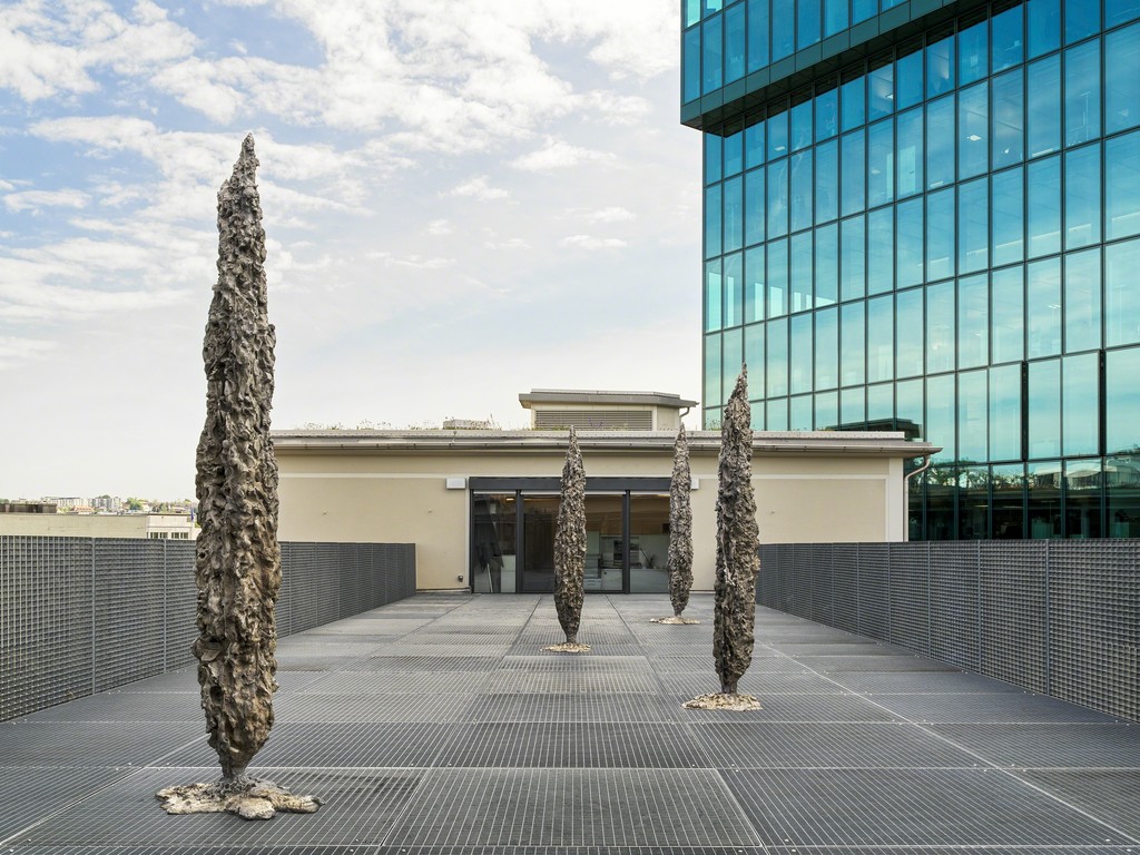 Installation view, Jean-Marie Appriou, Galerie Eva Presenhuber, Zurich, 2019 © Jean-Marie Appriou, Courtesy the artist and Galerie Eva Presenhuber, Zurich / New York, Photo: Stefan Altenburger Photography, Zurich Installation view, Jean-Marie Appriou, Galerie Eva Presenhuber, Zurich, 2019 © Jean-Marie Appriou, Courtesy the artist and Galerie Eva Presenhuber, Zurich / New York, Photo: Stefan Altenburger Photography, Zurich