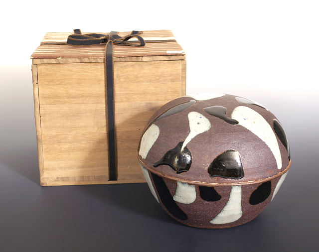 Shōji Hamada, ‘Lidded bowl, trailed decoration’, ca. 1930, Design/Decorative Art, Stoneware, Pucker Gallery