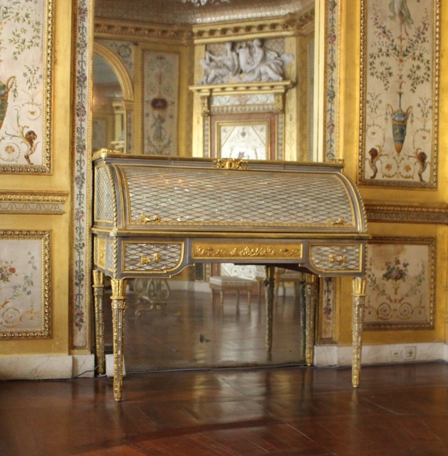 ‘Petit secretaire du boudoir d'argent (Small silver secretary boudoir)’, 1786, Château de Fontainebleau