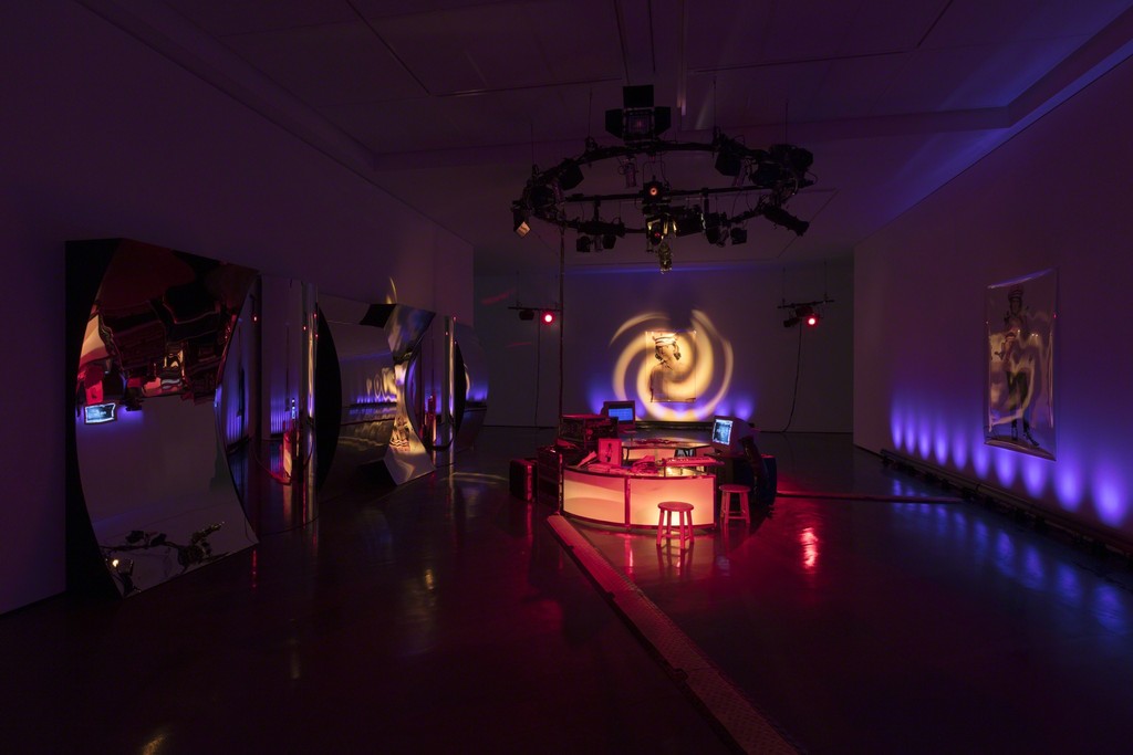 Exhibition view:
Julia Scher, Wonderland, Esther Schipper, Berlin, 2018
Photo: Andrea Rossetti Exhibition view:
Julia Scher, Wonderland, Esther Schipper, Berlin, 2018
Photo: Andrea Rossetti