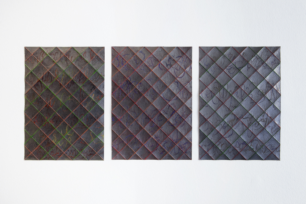 'Folded Drawing red-green-blue' (triptych), 2018, 29,7 x 62 cm, acrylic paint and graphite on paper; photo: gallery 'Folded Drawing red-green-blue' (triptych), 2018, 29,7 x 62 cm, acrylic paint and graphite on paper; photo: gallery