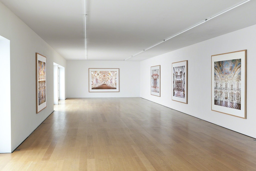 Installation view Candida Höfer at Galerie Rüdiger Schöttle, 2016.
Photo: Wilfried Petzi. Installation view Candida Höfer at Galerie Rüdiger Schöttle, 2016.
Photo: Wilfried Petzi.