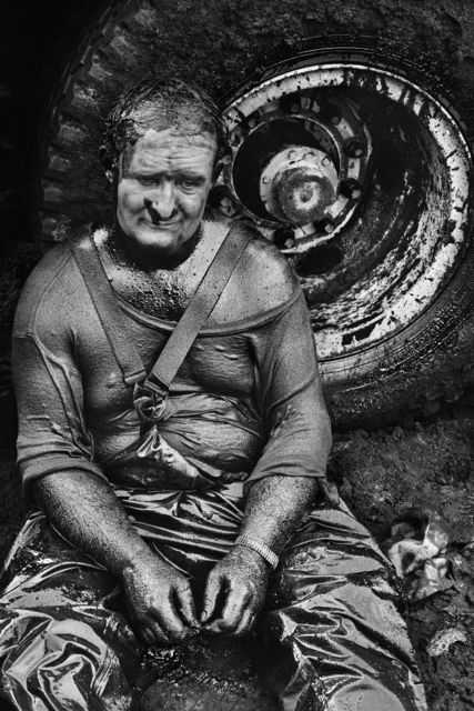 Sebastião Salgado, ‘Kuwait’, 1991, Robert Klein Gallery
