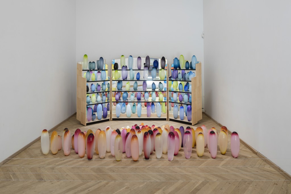 John Kørner, "The Performance", 2013. Glass, mirror, wood. Installation view from 'Altid mange problemer', Kunsthal Charlottenborg, 2017. Courtesy of KUNSTEN Museum of Modern Art. Photo by Anders Sune Berg. John Kørner, "The Performance", 2013. Glass, mirror, wood. Installation view from 'Altid mange problemer', Kunsthal Charlottenborg, 2017. Courtesy of KUNSTEN Museum of Modern Art. Photo by Anders Sune Berg.