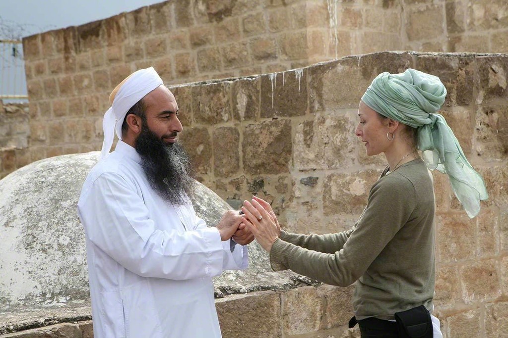 Isabel Rocamora rehearsal for Faith with Ramadán Tahai. Pictures by Ahmad Siam, 2015. Courtesy of the artist and Galeria SENDA. Isabel Rocamora rehearsal for Faith with Ramadán Tahai. Pictures by Ahmad Siam, 2015. Courtesy of the artist and Galeria SENDA.