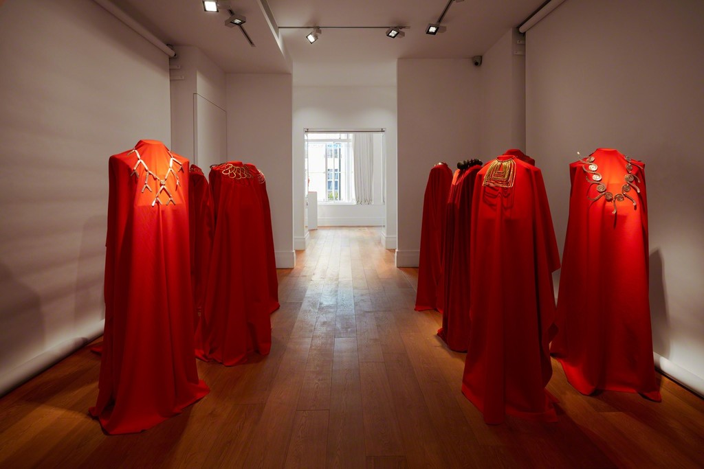 Installation view, “The Boldness of Calder,” Louisa Guinness Gallery, London, 2016. Photo: Tom Carter Installation view, “The Boldness of Calder,” Louisa Guinness Gallery, London, 2016. Photo: Tom Carter