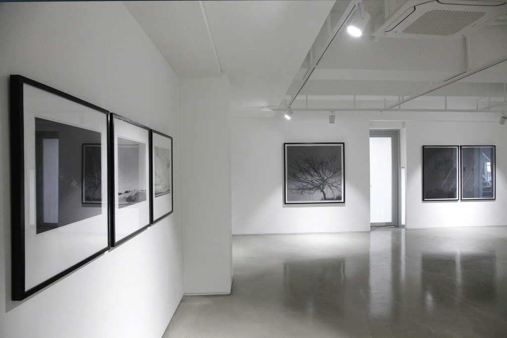 GalleryBK_3F
KIM DAE SOO Solo Exhibition
<SKY WIND STARS AND ME> 2017.3.9-4.1 GalleryBK_3F
KIM DAE SOO Solo Exhibition
<SKY WIND STARS AND ME> 2017.3.9-4.1
