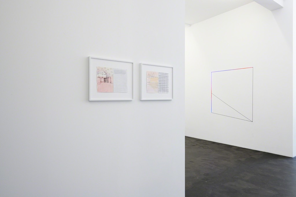Exhibition view «Negotiating Geometry» | Reto Boller, Mary Heilmann, Cindy Hinant, Haroon Mirza, Keith Sonnier | Photo: Mischa Scherrer Exhibition view «Negotiating Geometry» | Reto Boller, Mary Heilmann, Cindy Hinant, Haroon Mirza, Keith Sonnier | Photo: Mischa Scherrer