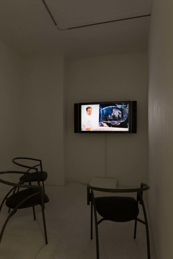 Vik Muniz "SMALL" installation view at nca | nichido contemporary art, 2014 photo by Kei Okano Vik Muniz "SMALL" installation view at nca | nichido contemporary art, 2014 photo by Kei Okano