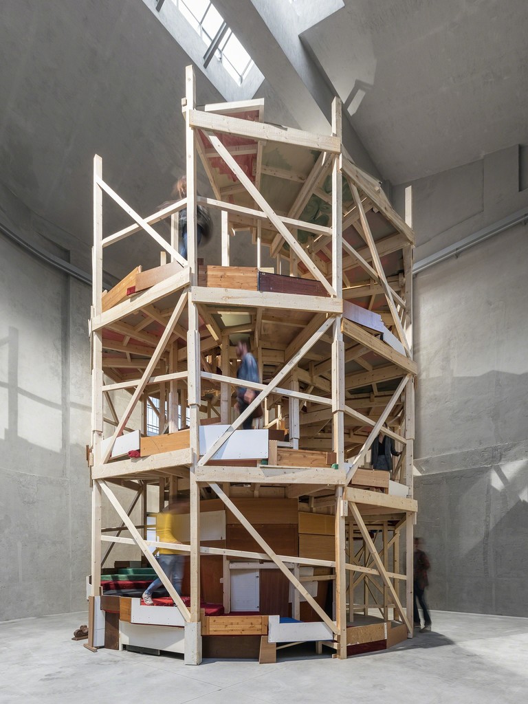 View of the exhibition “Slight Agitation 3/4: Gelitin”
Fondazione Prada, Milan
20 October 2017 - 22 April 2018
POKALYPSEA-APOKALYPSE-OKALYPSEAP
Fumami, 2017
Photo Delfino Sisto Legnani and Marco Cappelletti
Courtesy Fondazione Prada View of the exhibition “Slight Agitation 3/4: Gelitin”
Fondazione Prada, Milan
20 October 2017 - 22 April 2018
POKALYPSEA-APOKALYPSE-OKALYPSEAP
Fumami, 2017
Photo Delfino Sisto Legnani and Marco Cappelletti
Courtesy Fondazione Prada