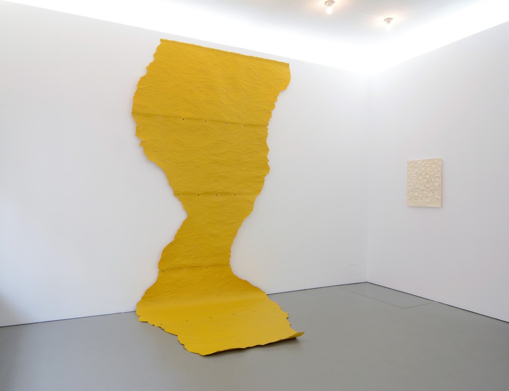 Exhibition view with works Ursula Sax (center) and Hitomi Uchikura; photo: Jürgen Baumann Exhibition view with works Ursula Sax (center) and Hitomi Uchikura; photo: Jürgen Baumann