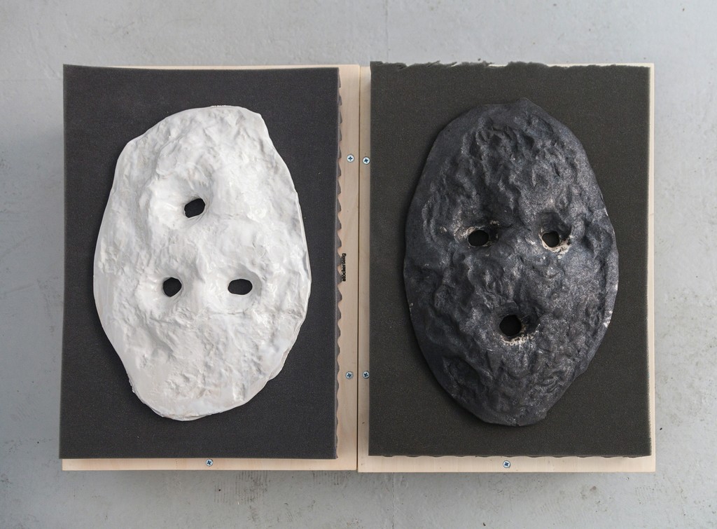 exhibition #3: "In Folge I (white mask) and II (black mask)", stöckerselig (Basel) exhibition #3: "In Folge I (white mask) and II (black mask)", stöckerselig (Basel)