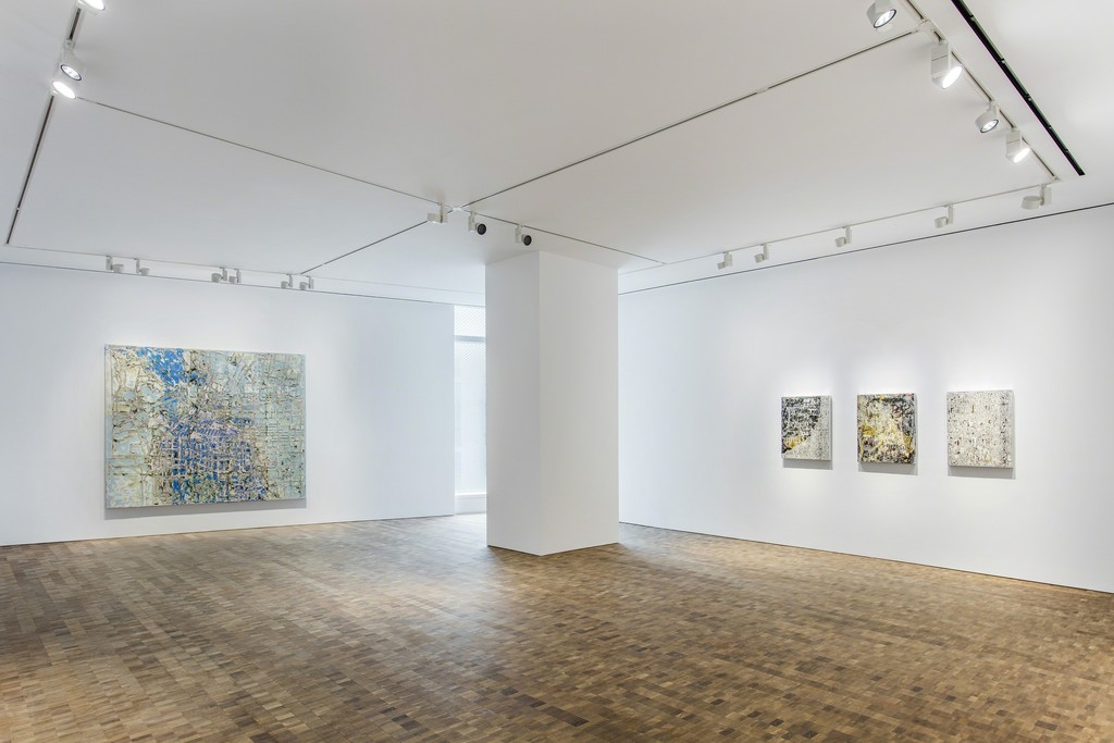 Installation view, ‘Mark Bradford’, Hauser & Wirth Hong Kong, 2018 © Mark Bradford Courtesy the artist and Hauser & Wirth Photo: JJYPHOTO Installation view, ‘Mark Bradford’, Hauser & Wirth Hong Kong, 2018 © Mark Bradford Courtesy the artist and Hauser & Wirth Photo: JJYPHOTO