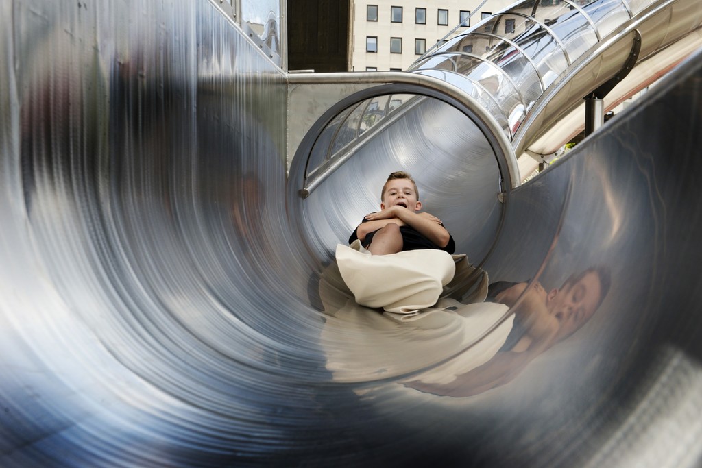 Carsten Höller, Isomeric Slides, 2015 © Carsten Höller. Installation View Carsten Höller: Decision, Hayward Gallery, London 2015. Courtesy of the artist and LUMA Foundation. Photo © Linda Nylind Carsten Höller, Isomeric Slides, 2015 © Carsten Höller. Installation View Carsten Höller: Decision, Hayward Gallery, London 2015. Courtesy of the artist and LUMA Foundation. Photo © Linda Nylind