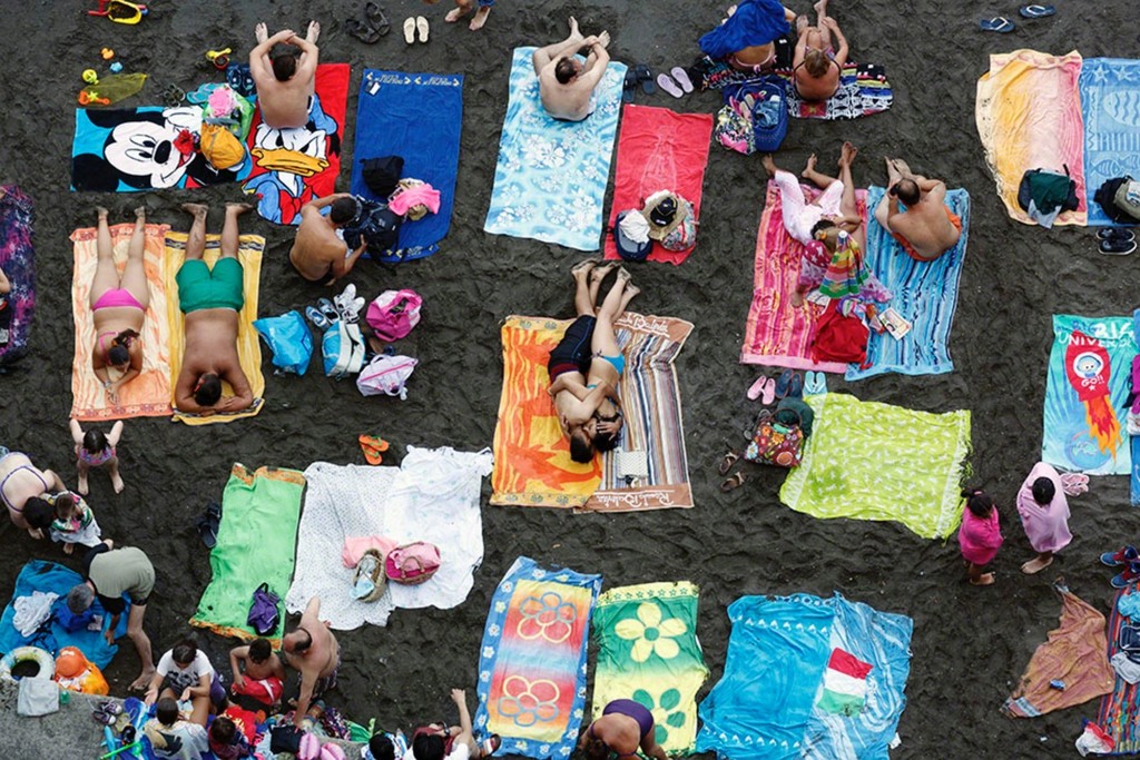 MARTIN PARR
The Amalfi Coast #3, 2014
Jato de tinta sobre papel algodão
101 x 152 cm | 50 x 76 cm MARTIN PARR
The Amalfi Coast #3, 2014
Jato de tinta sobre papel algodão
101 x 152 cm | 50 x 76 cm