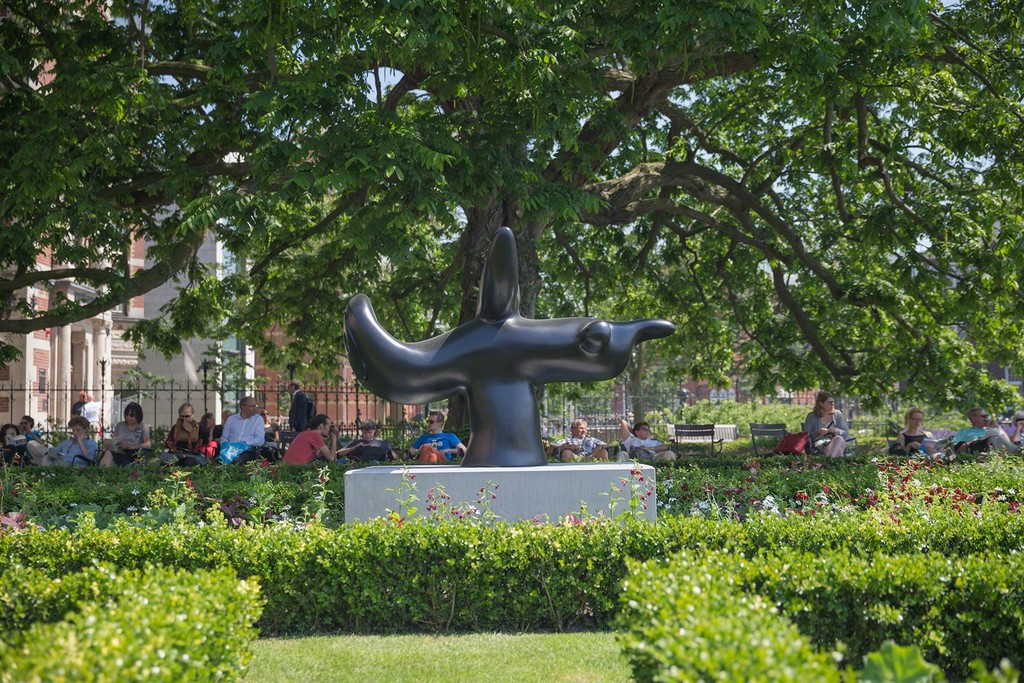 Installation view of "Miró in the Rijksmuseum Gardens" at Rijksmuseum, Amsterdam (2015) Installation view of "Miró in the Rijksmuseum Gardens" at Rijksmuseum, Amsterdam (2015)