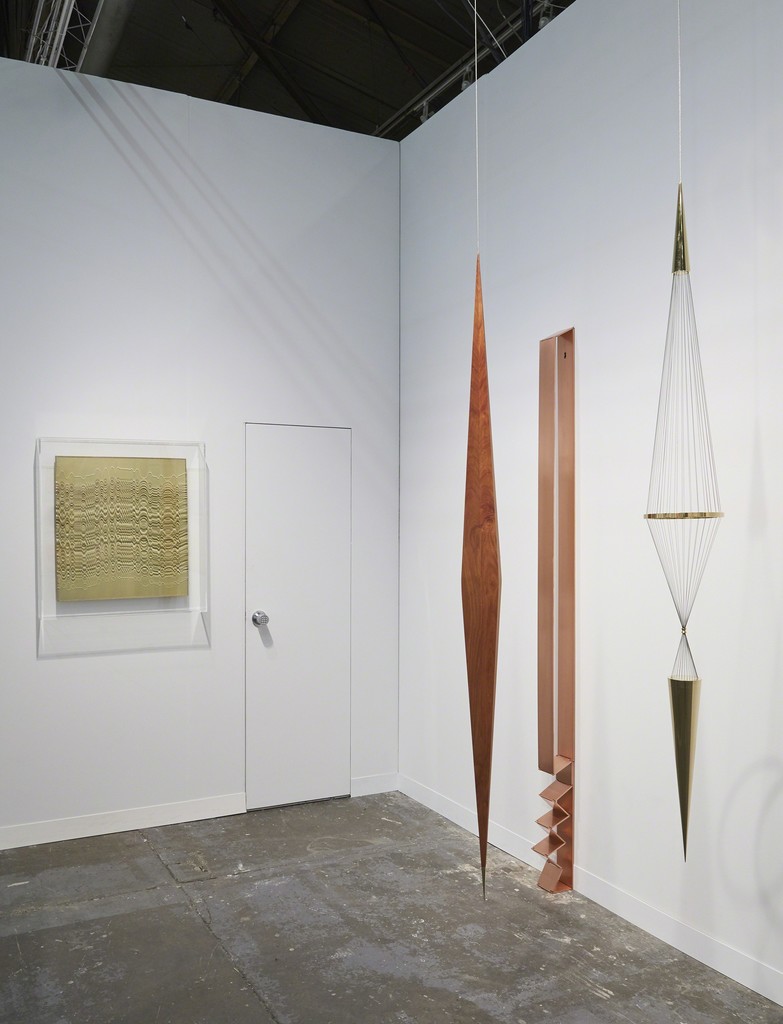 Galeria Nara Roesler, The Armory Show, 2019 -- installation view -- photo © Edward Daniel -- courtesy of the artist and Galeria Nara Roesler Galeria Nara Roesler, The Armory Show, 2019 -- installation view -- photo © Edward Daniel -- courtesy of the artist and Galeria Nara Roesler