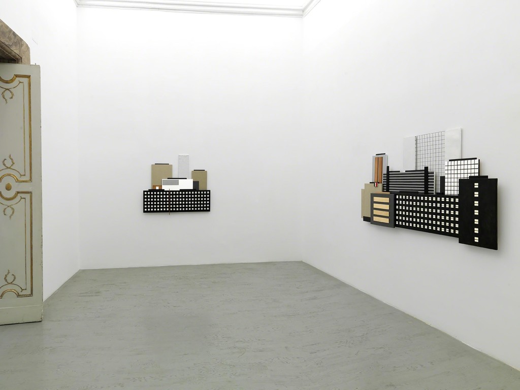 Marco Neri - marcobaleno - partial view of the exhibition - November 2014 - Galleria Alfonso Artiaco, Napoli Marco Neri - marcobaleno - partial view of the exhibition - November 2014 - Galleria Alfonso Artiaco, Napoli