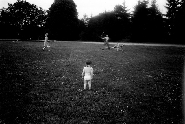Erich Hartmann, ‘dans le parc, en France’, 1979, °CLAIRbyKahn Galerie