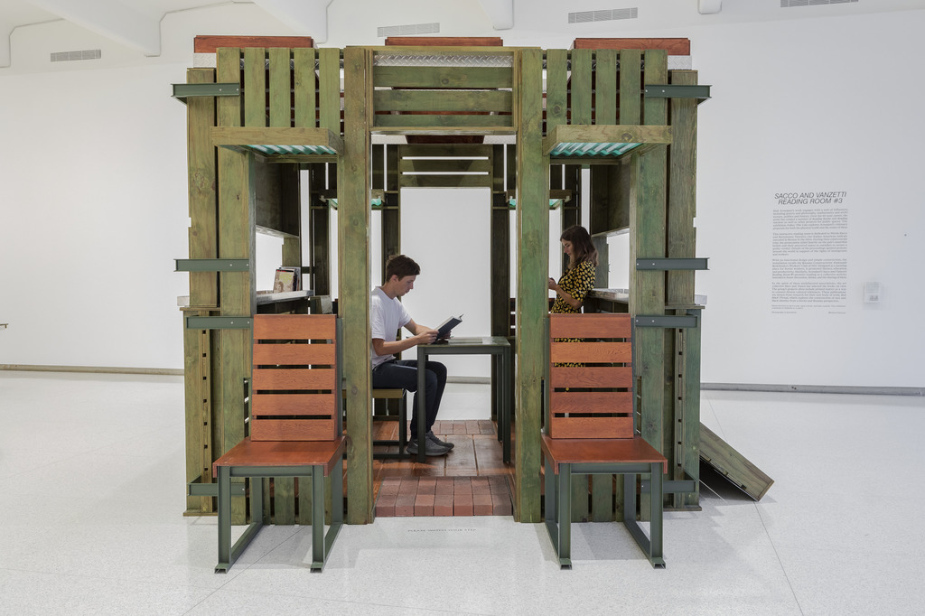Siah Armajani, Sacco and Vanzetti Reading Room #3, 1988. Photo by Bobby Rogers, courtesy Walker Art Center.
Siah Armajani, Sacco and Vanzetti Reading Room #3, 1988. Photo by Bobby Rogers, courtesy Walker Art Center.