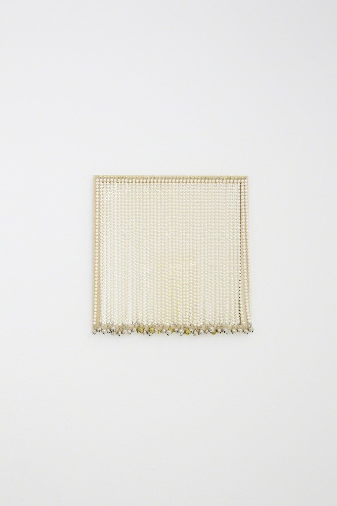 Ligia Dias
COCO (L'origine du Monde)
2018
Mirror, crystal, brass, wood
40 x 40 cm
Edition of 5
Ligia Dias
COCO (L'origine du Monde)
2018
Mirror, crystal, brass, wood
40 x 40 cm
Edition of 5