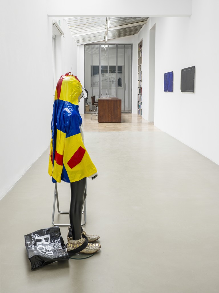 Recycle, exhibition view at Galerie Chantal Crousel, Paris (March 10 - April 21, 2018). Photo: Florian Kleinefenn Recycle, exhibition view at Galerie Chantal Crousel, Paris (March 10 - April 21, 2018). Photo: Florian Kleinefenn